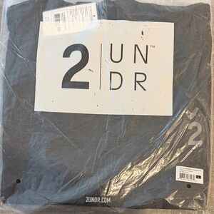 2UNDR Black Hoodie-T